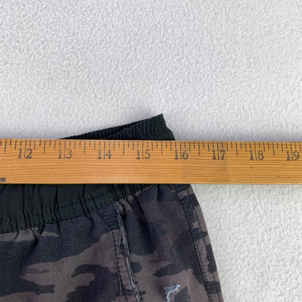 vuori Kore Short 7" Mens Medium Camo Athletic Gym Training Distressed - Picture 8 of 11